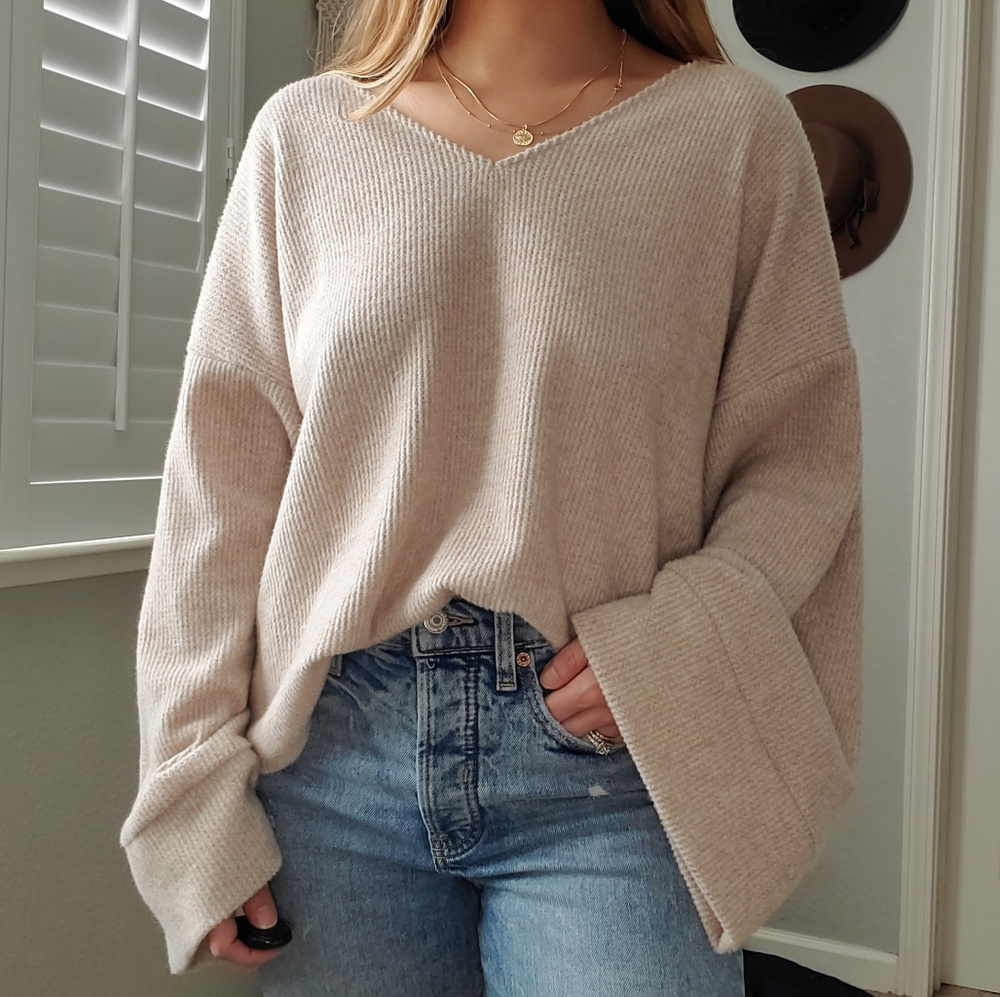 Bell sleeve sweater, women's size small